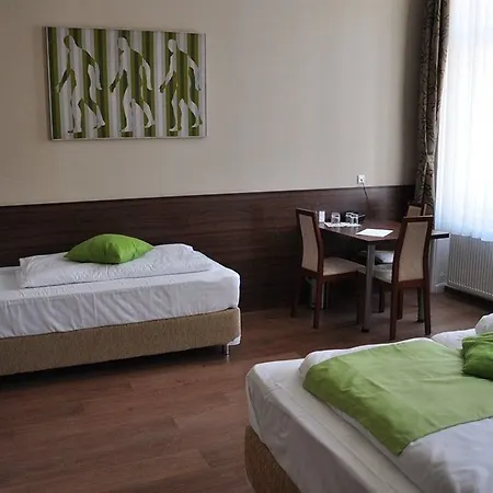 Elit Hotel 3*